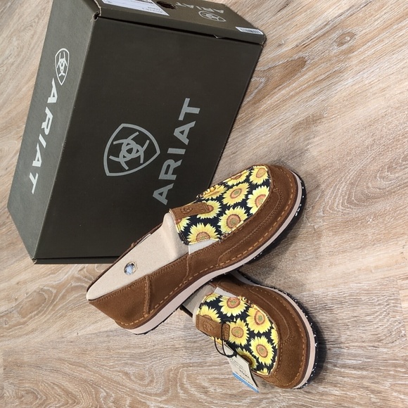 Ariat Shoes - 💛🌻 New In Box Ariat Sunflower Patterned Loafers Women's size 8.5 B Medium 🌻💛